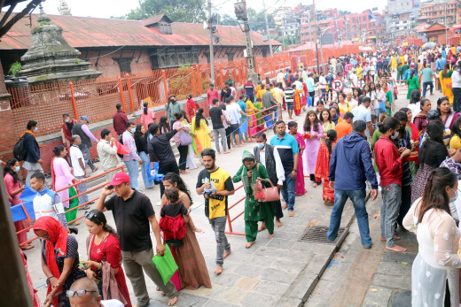 साउनको दोस्रो सोमबार : पशुपतिनाथलगायत देशभरका शिवालयमा भक्तजनको भीड
